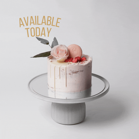 [TODAY] VANILLA & STRAWBERRY CAKE