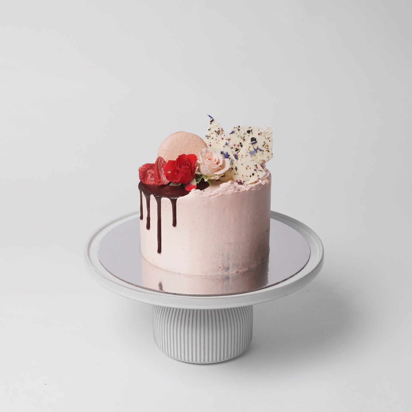 CHOCOLATE & STRAWBERRY CAKE FRONT IN 2 DAYS